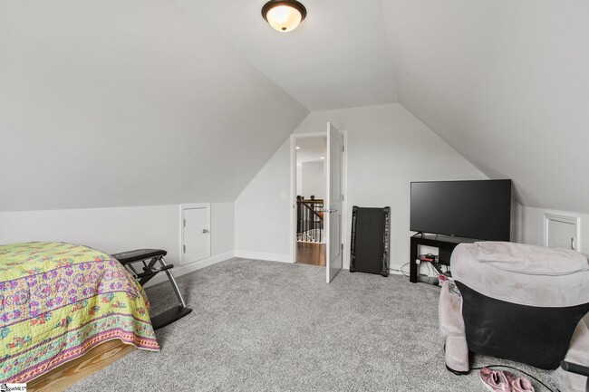 Building Photo - 222 Montview Cir
