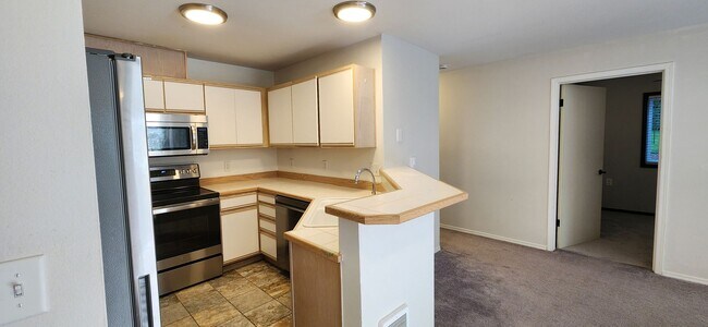 Building Photo - 3 bedroom 2 bath First Floor Condo in Lake Stevens $2395.00