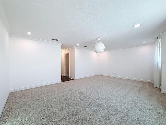 Building Photo - 10701 Laurel Vista Way