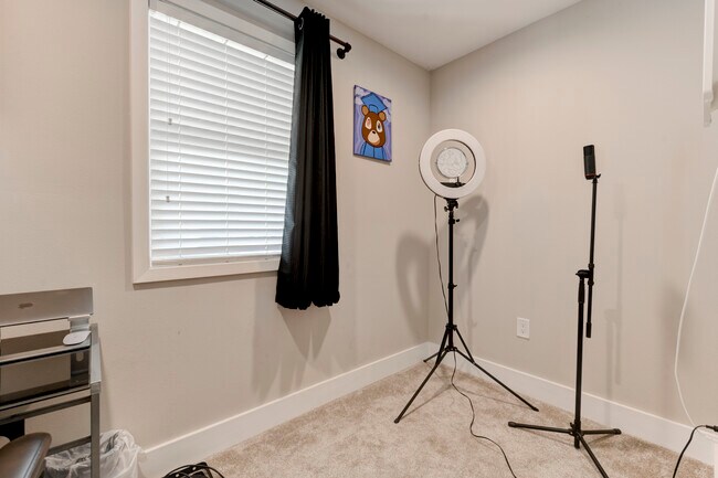 Office - 935 La Posada Dr