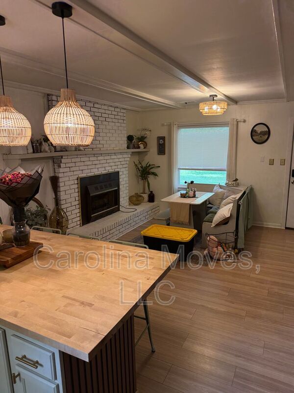 Building Photo - 1004 Blanton Pl