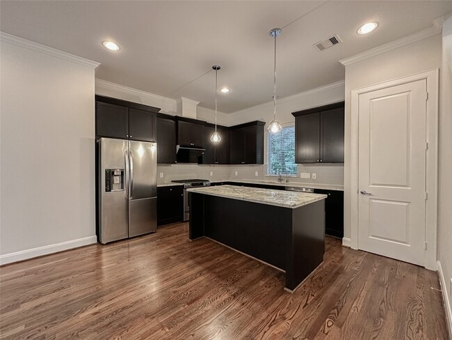 Building Photo - 10 Hermann Park Ct