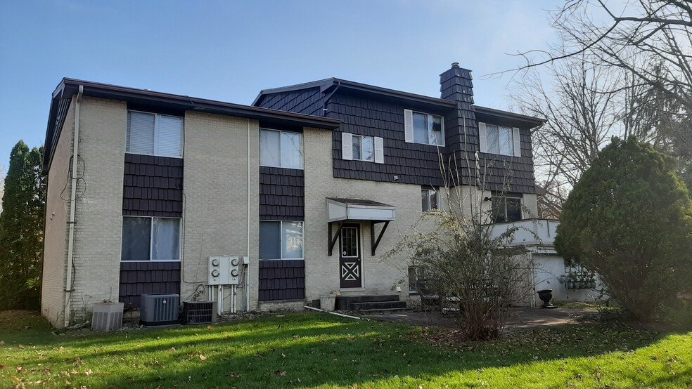 Building Photo - 961 High Meadow Dr