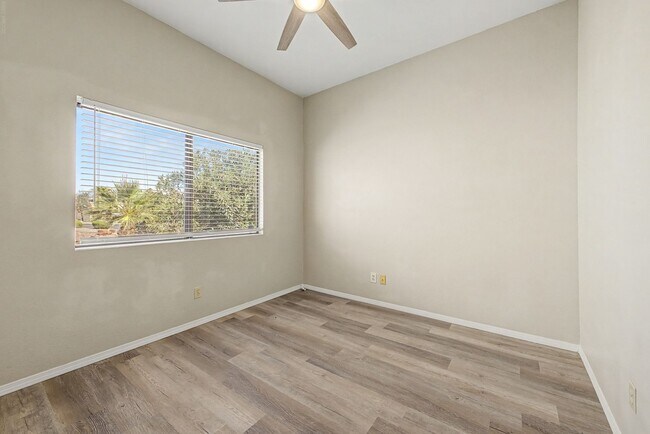 Building Photo - 184 S Willow Creek St