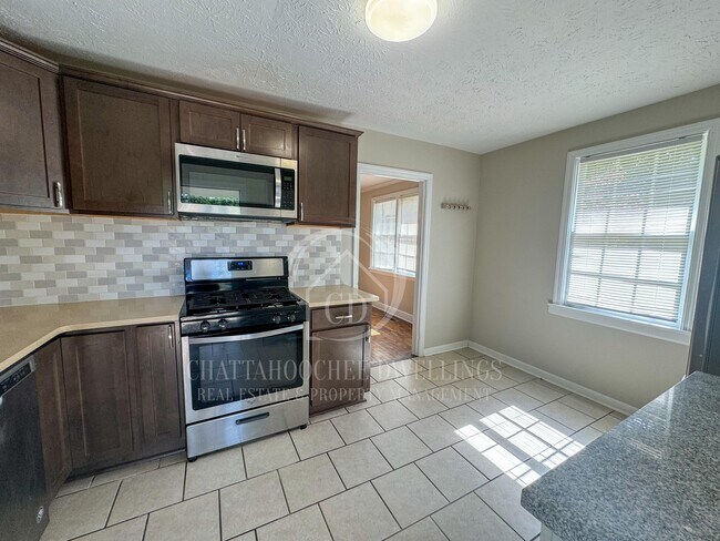 Building Photo - 1559 Alta Vista Dr