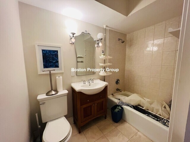 Building Photo - 32 E Springfield St