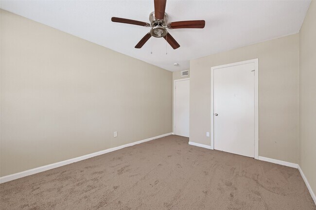 Building Photo - 3927 Prudence Dr