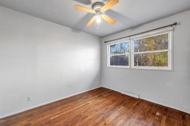 Building Photo - 9014 Ellison Dr