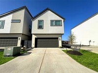 Building Photo - 365 N Centro Cir