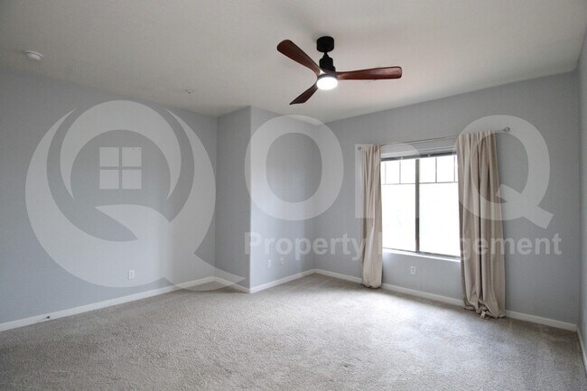 Building Photo - 525 N Miller Rd