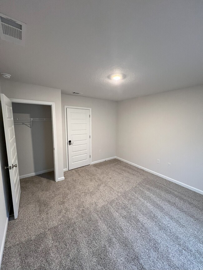 Building Photo - 4396 Winged Elm Ct