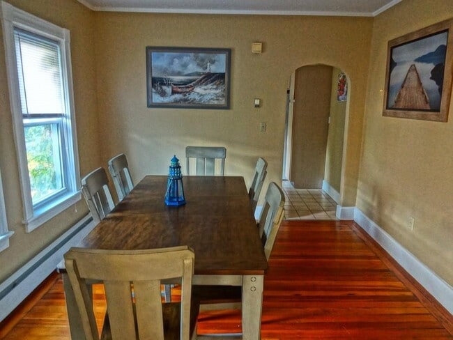 Building Photo - 46 William St