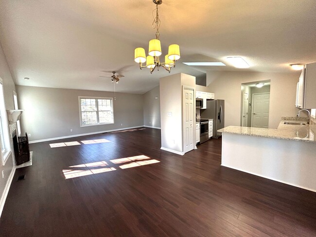 Building Photo - South AVL - Three Bedroom home with Wooded...