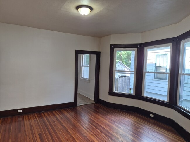 Building Photo - 173 Mather St