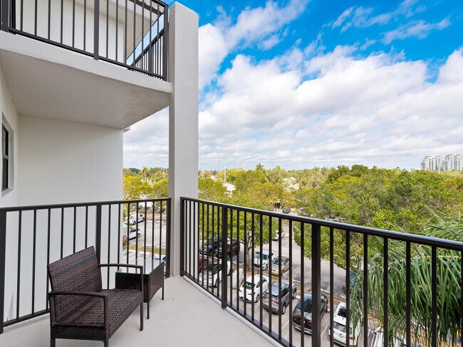 Building Photo - 900 River Reach Dr