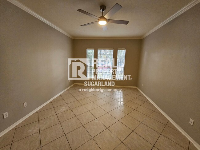 Building Photo - Elegant Living & Modern Comfort in Lexington Creek