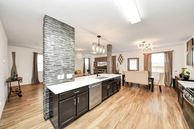 Building Photo - 18611 Cooper Ravine Wy