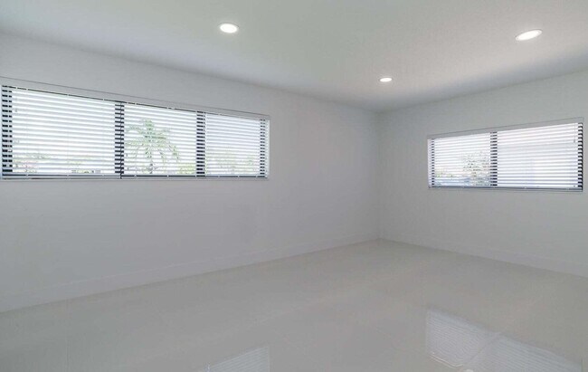 Building Photo - 524 NW 53rd St