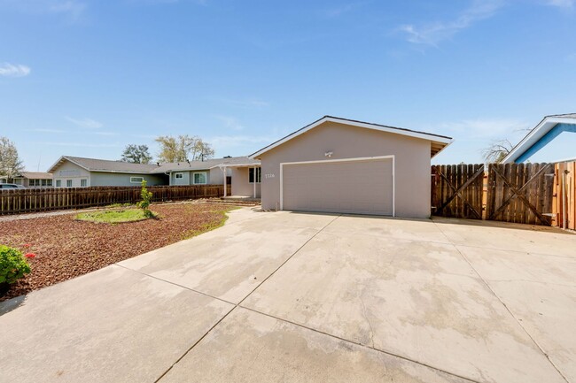 Building Photo - 7726 Laurie Way