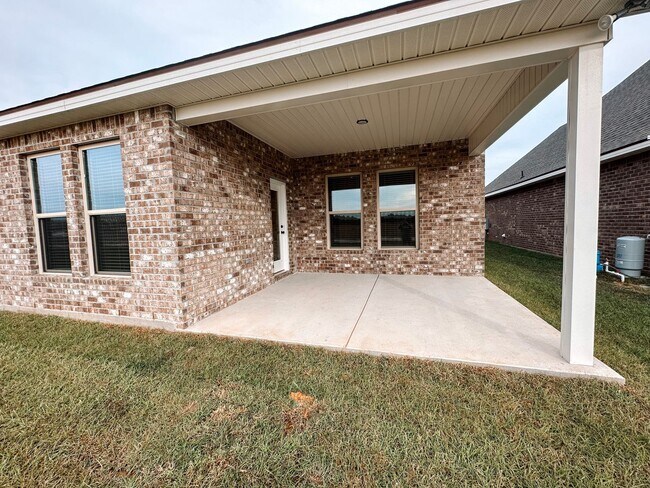 Building Photo - 3/2 House in The Bluffs at Lafayette