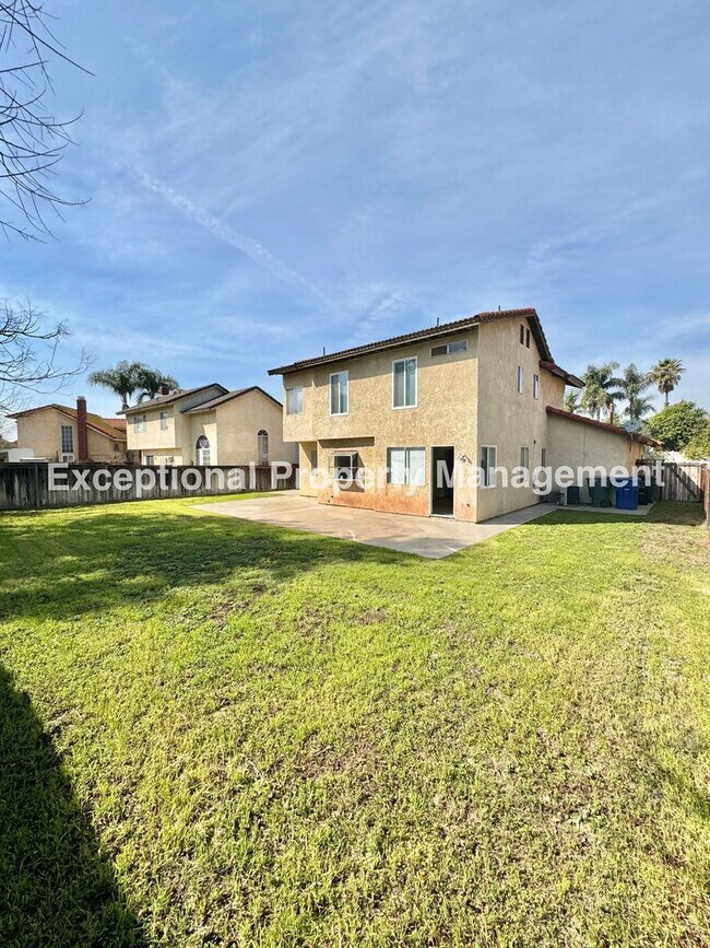 Building Photo - Ready to move in 3 bed 3 bath home!