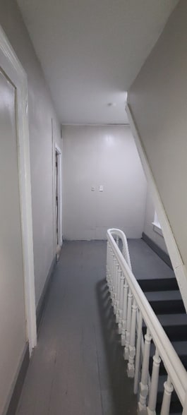 Building Photo - 1335 Park Ave