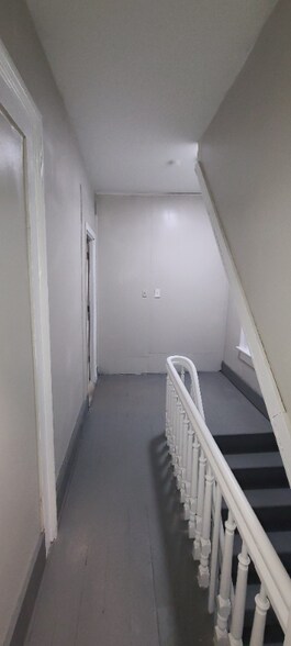 Primary Photo - 1335 Park Ave