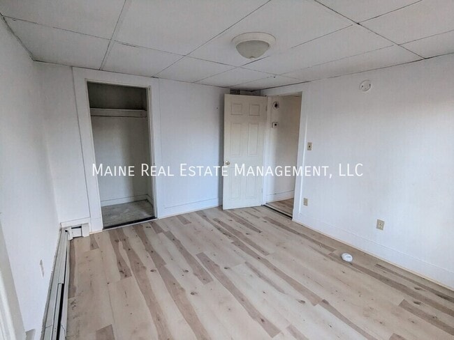 Building Photo - 207 S Main St