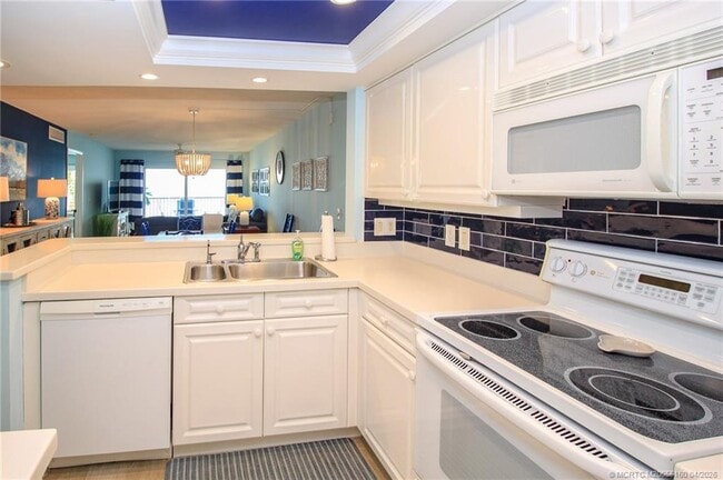 Building Photo - 20 NE Plantation Rd