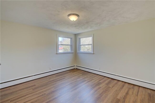 Building Photo - 140 Phillips Rd