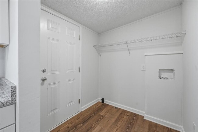 Building Photo - 190 Chivalry Ln