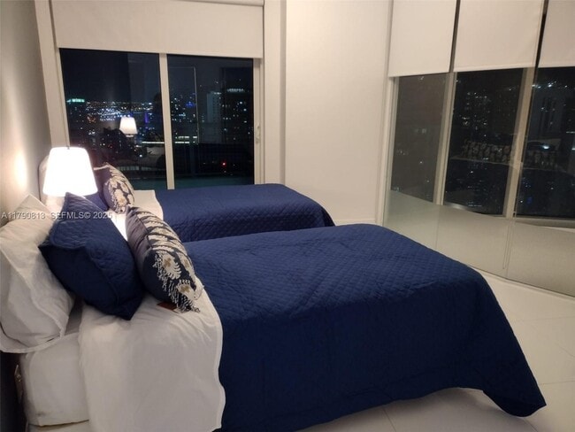 Building Photo - 60 SW 13th St