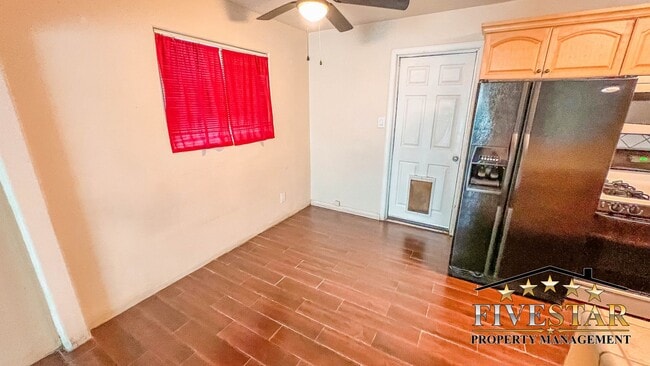 Building Photo - 3311 Camellia Dr