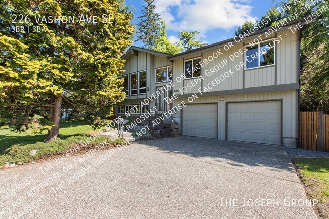 Primary Photo - 226 Vashon Ave SE