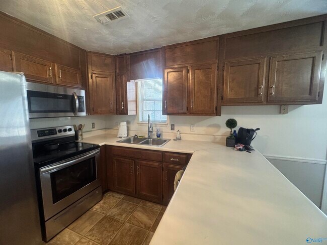 Building Photo - 117 Water Oak Ct