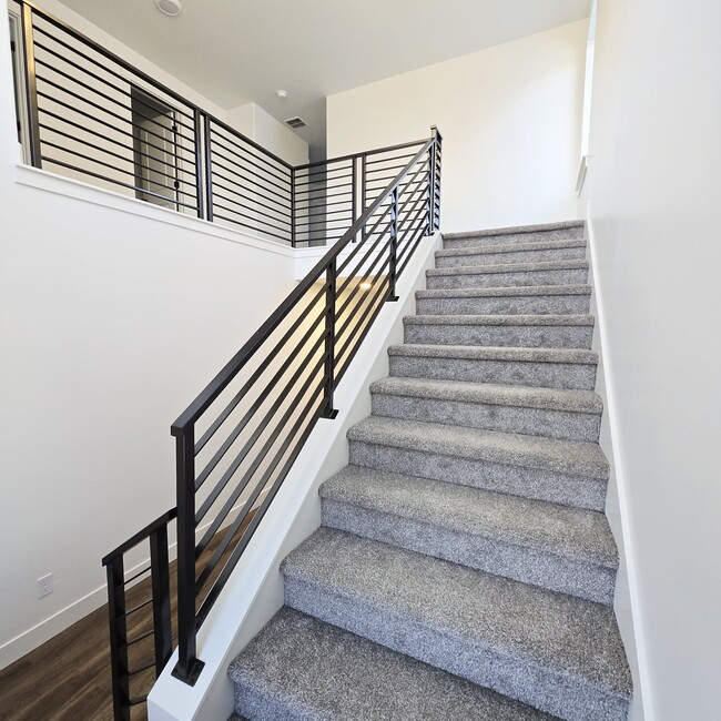 Building Photo - 4022 1100 N