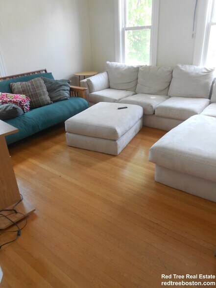 Building Photo - 63 Fairbanks St