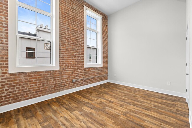 Building Photo - 6200 Hudson Ave