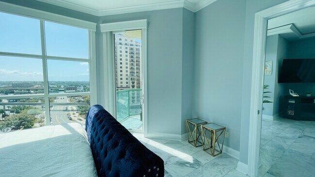 Building Photo - 1431 Riverplace Blvd
