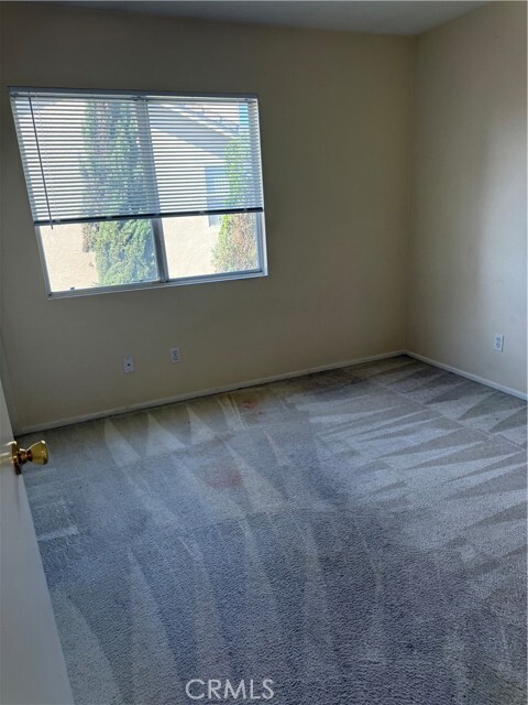 Building Photo - 865 Tam O'Shanter St