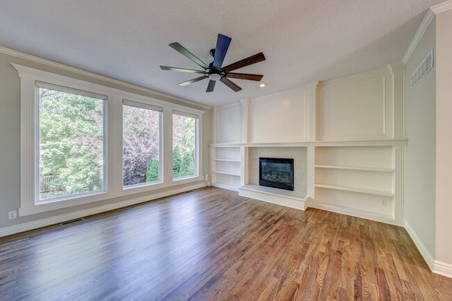 Building Photo - {14400} Somerset Brooke + Beautifully Updated Throughout + Finished Walk Out Basement + Fenced Yard