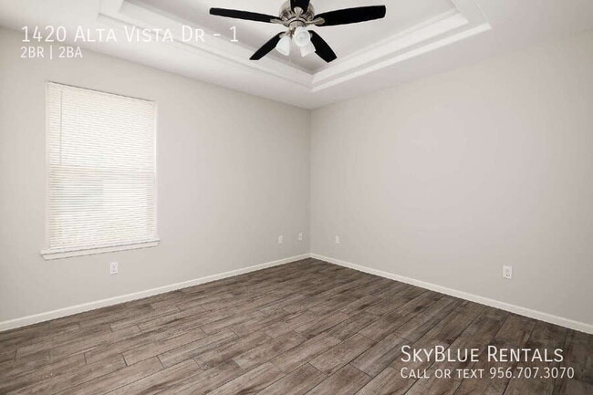 Building Photo - 1420 Alta Vista Dr