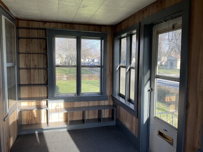 Building Photo - 2206 Brown St