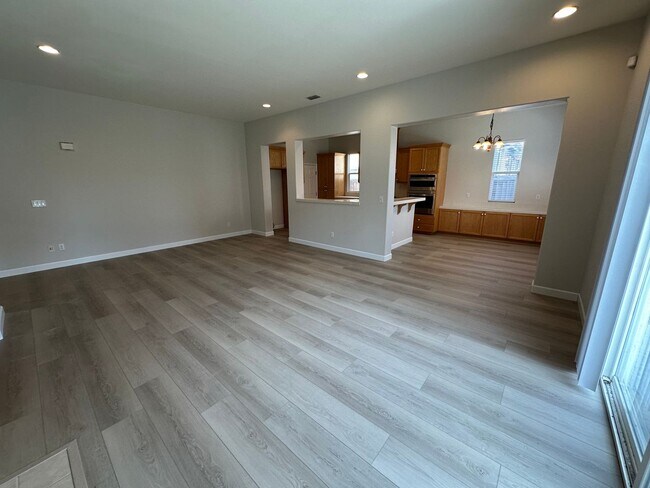 Building Photo - 5592 Plumbridge Way