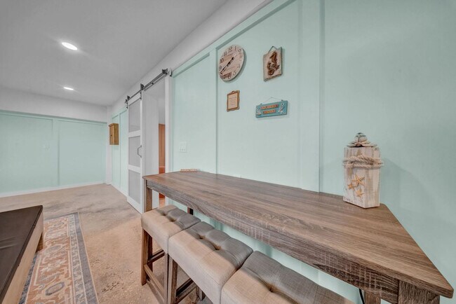 Building Photo - 555 S Gulf Dr