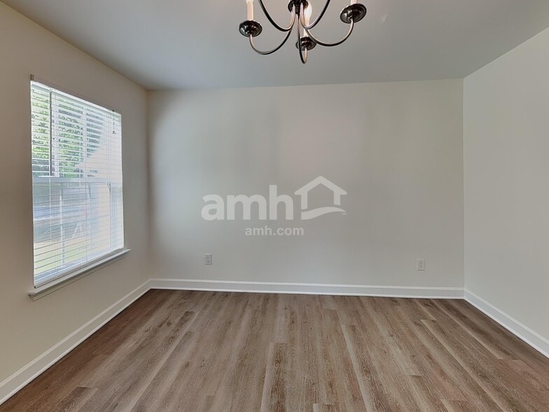 Building Photo - 982 Ramsgate Dr SW