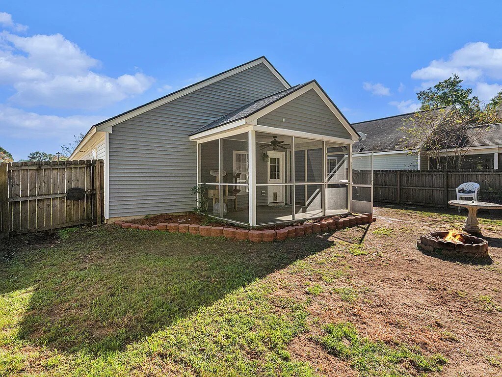 Building Photo - 129 Thistle Rd