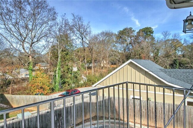 Building Photo - 2042 Bolton Rd NW