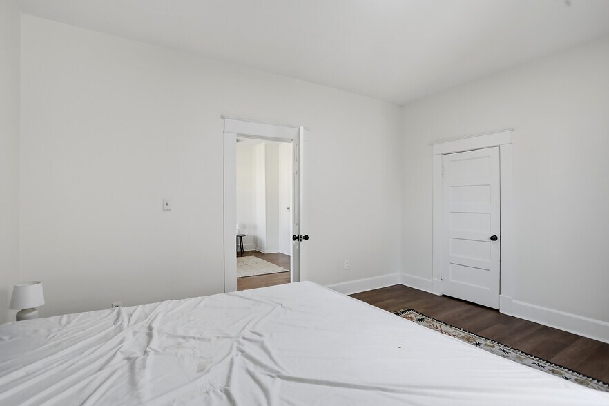 Building Photo - 941 E Raymond St