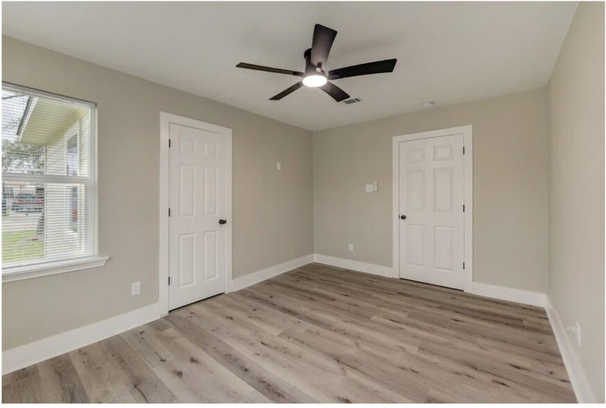 Building Photo - 6603 Narcissus St